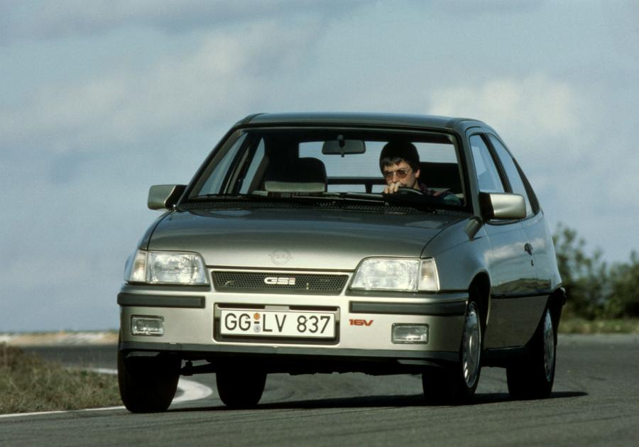  Opel Kadett E 1984 года  (фото 20 из 22)